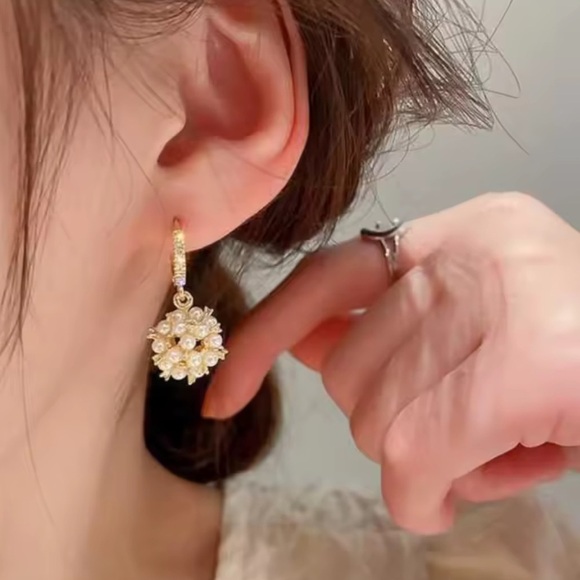 Anthropologie Gold Pearl Drop Earrings - Picture 3 of 10
